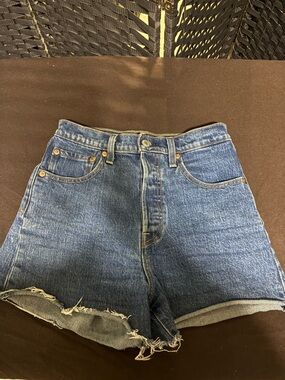 Levi’s Blue Denim Women's Shorts Size 25